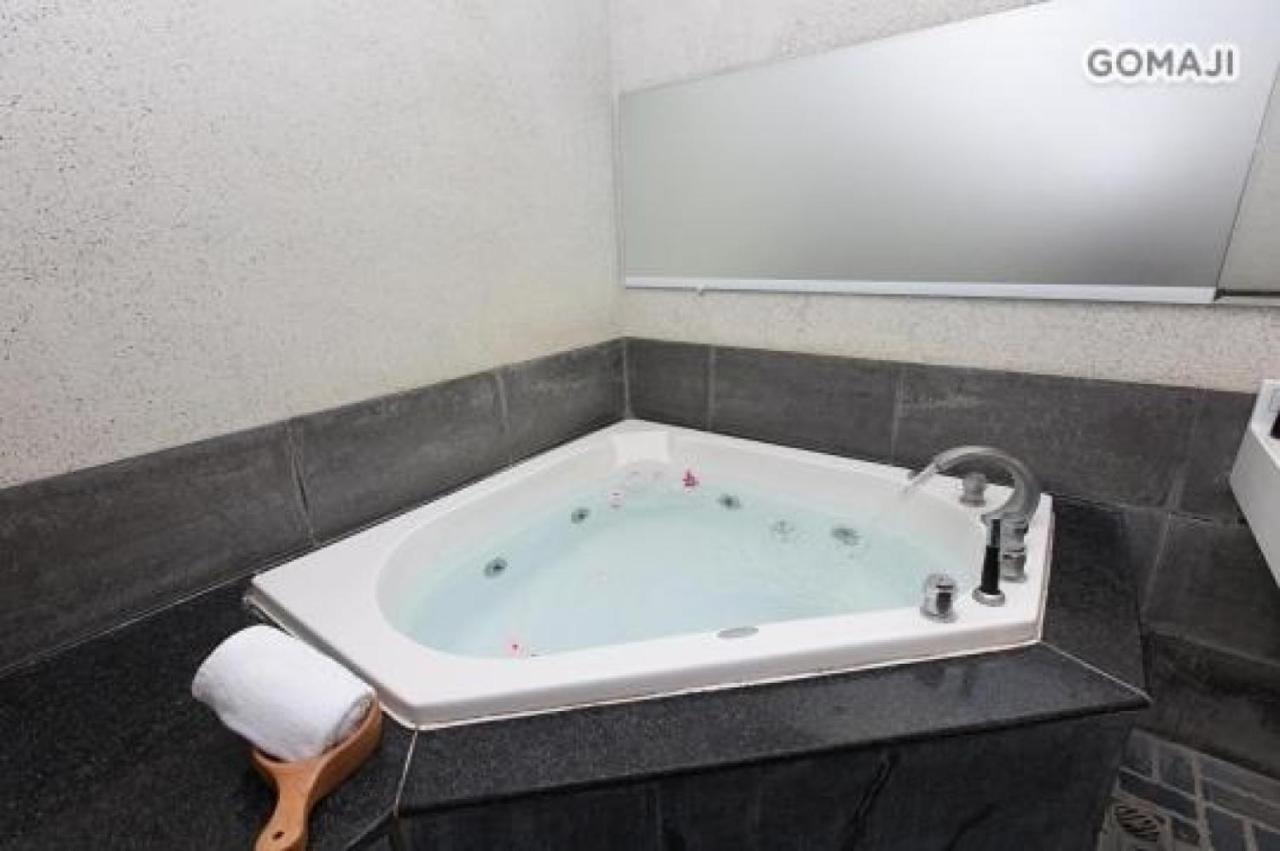 Youngs Hotspring Hotel Jiaoxi Exterior photo
