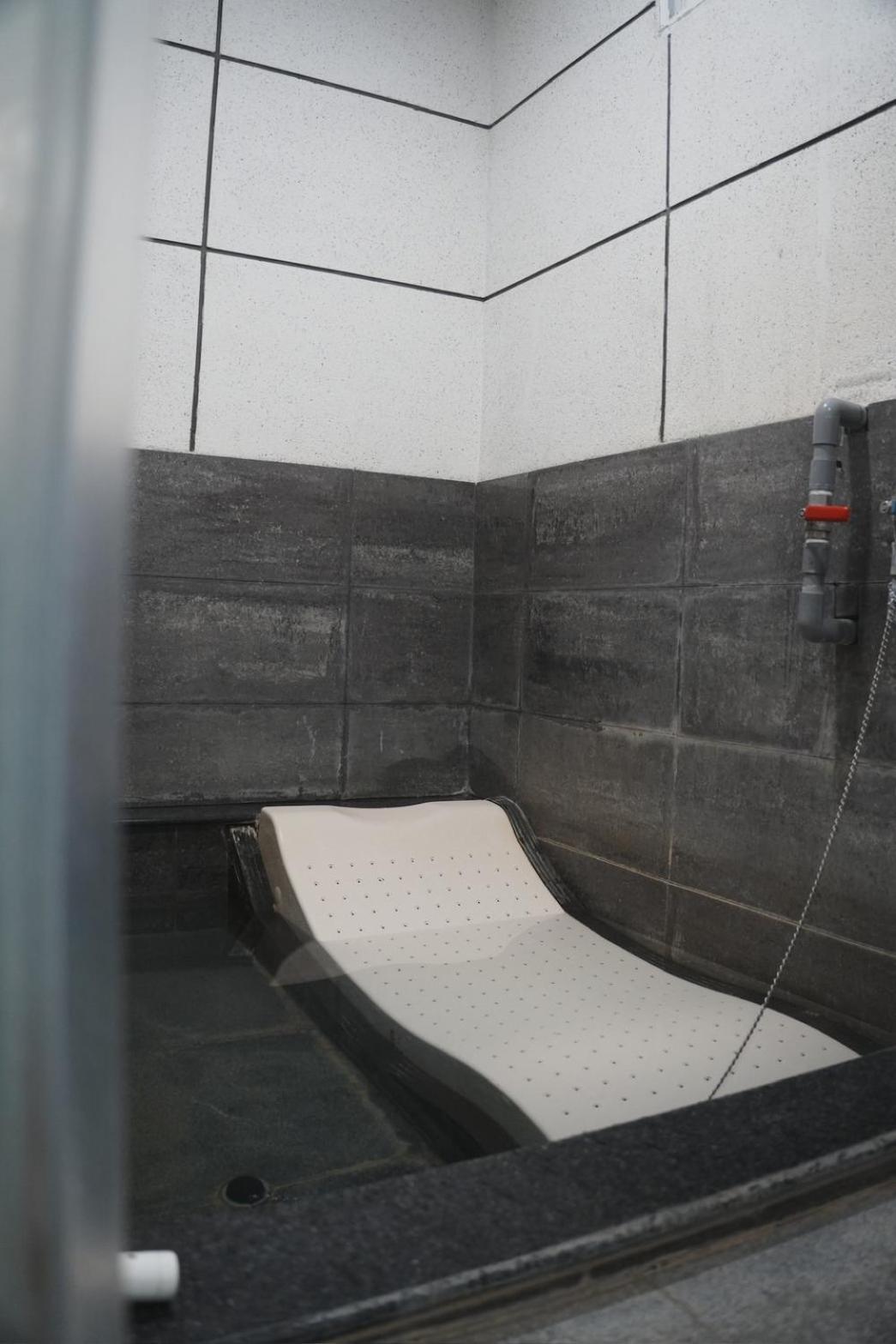 Youngs Hotspring Hotel Jiaoxi Exterior photo