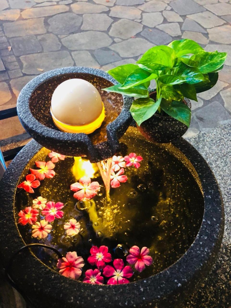 Youngs Hotspring Hotel Jiaoxi Exterior photo